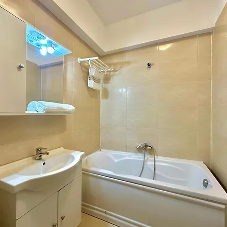Acqua Santa 66 Summerland * Mamaia